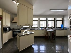 Image 23 - 923531