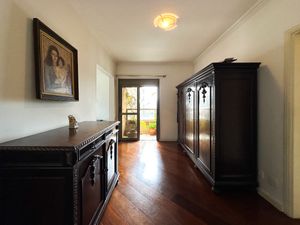 Image 19 - 923531