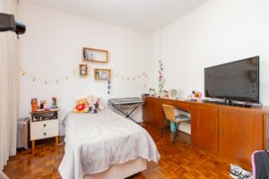Image 30 - 923532
