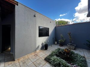Image 4 - 923533