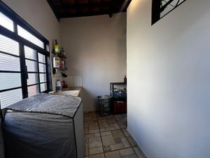 Image 33 - 923533