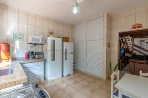 Image 17 - 923534