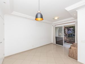 Image 3 - 923537