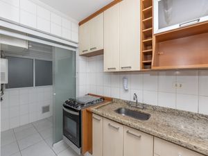 Image 9 - 923537