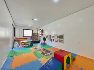 Image 33 - 923540
