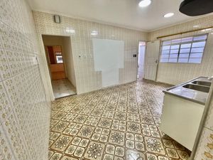 Image 5 - 923541