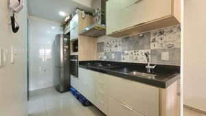 Image 16 - 923548