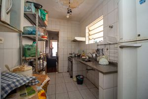 Image 20 - 923550