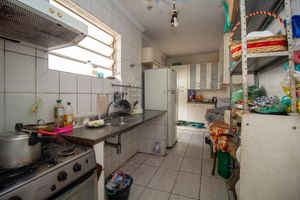 Image 21 - 923550