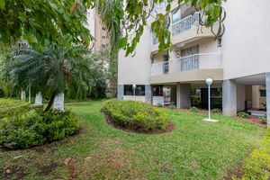 Image 37 - 923554