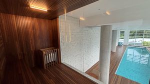 Image 26 - 923560
