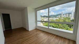 Image 6 - 923560