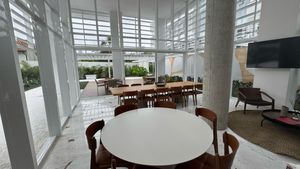 Image 39 - 923560