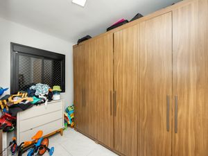 Image 8 - 923564