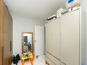 Image 6 - 923564