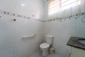 Image 4 - 923566