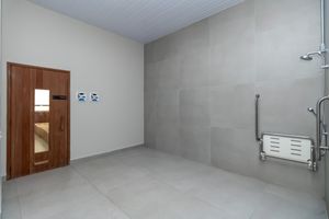 Image 32 - 923568