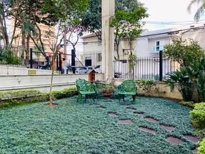 Image 5 - 923571