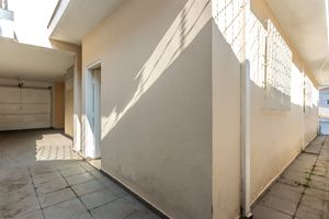 Image 8 - 923572