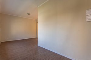 Image 4 - 923572
