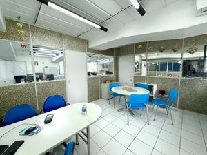 Image 36 - 923573