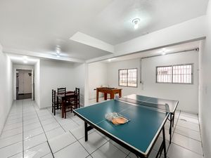 Image 33 - 923577