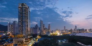 Image 1 - 923578