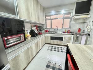 Image 17 - 923579