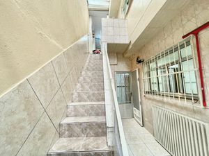 Image 24 - 923579