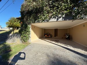 Image 2 - 923583