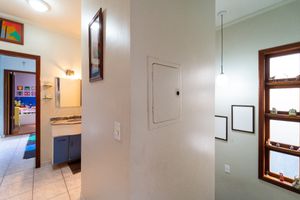 Image 11 - 923584