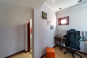 Image 3 - 923589