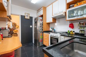 Image 32 - 923592