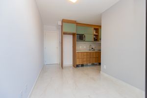 Image 6 - 923593