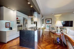 Image 3 - 923599