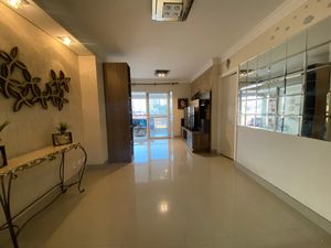 Image 5 - 923602