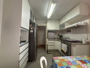 Image 4 - 923605