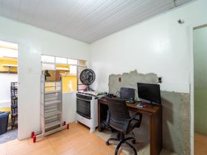 Image 10 - 923609