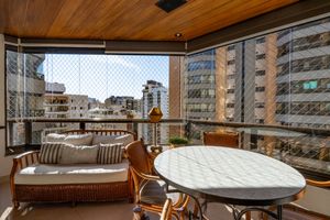 Image 19 - 923612