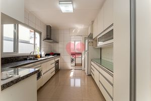 Image 17 - 923613