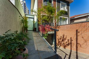 Image 12 - 923613