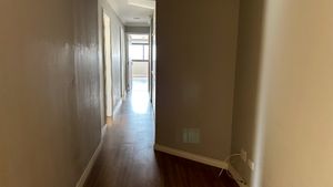 Image 19 - 923615