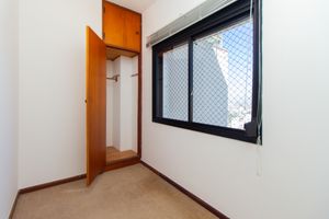 Image 63 - 923617