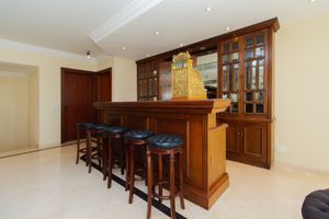 Image 7 - 923617