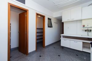 Image 60 - 923617