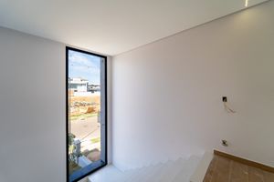 Image 20 - 923629