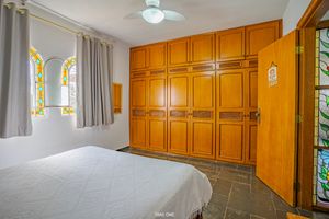 Image 35 - 923640