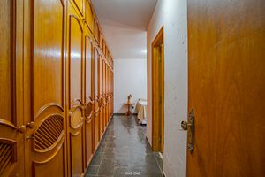 Image 39 - 923640