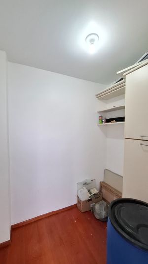 Image 19 - 923645