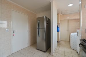 Image 19 - 923650